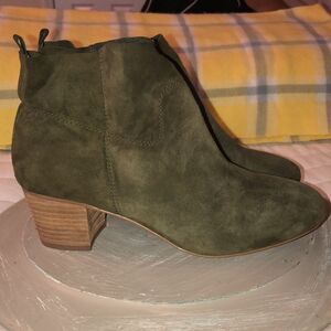 Steve Madden 8.5 Harber Suede Leather Ankle Booties in Camo Olive Green